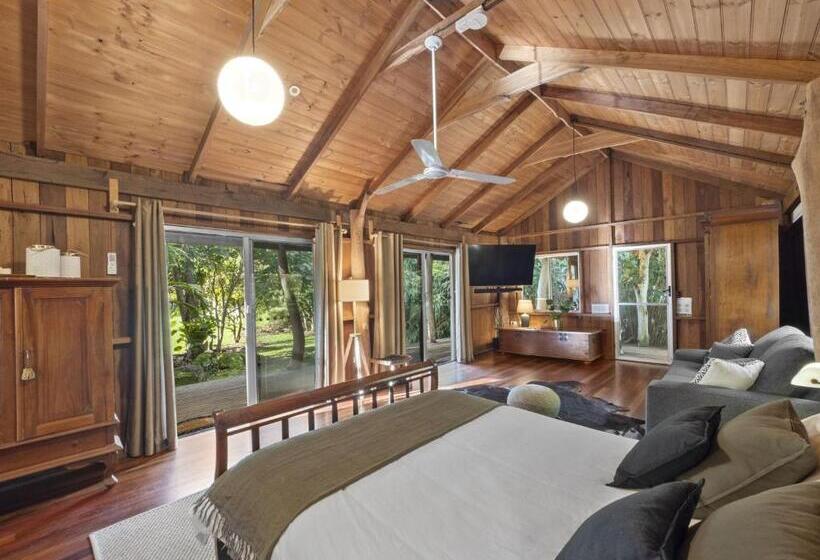 Mavis's Cabins @ Mt Warning