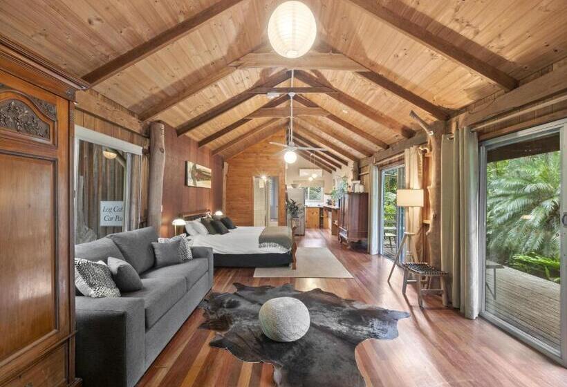 Mavis's Cabins @ Mt Warning