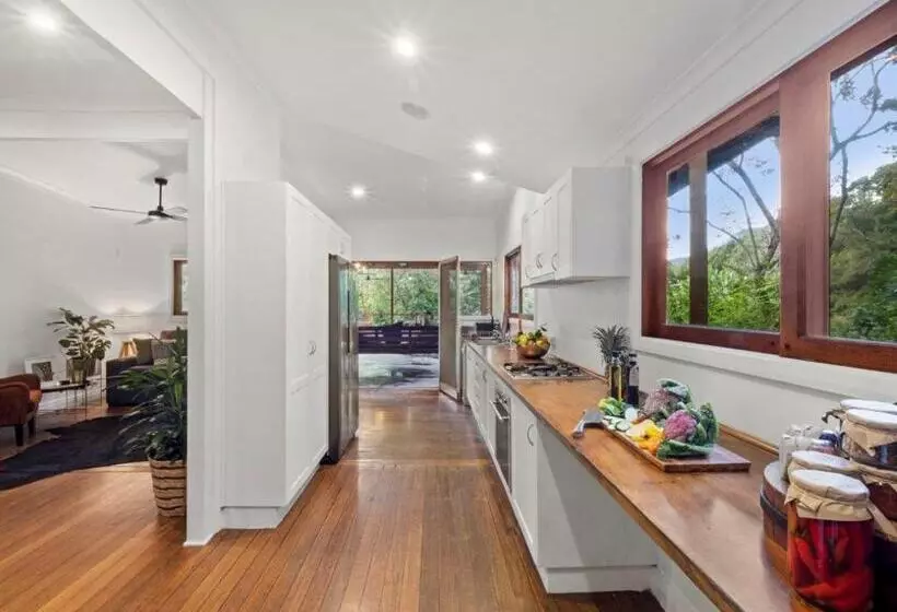 Mavis's Cabins @ Mt Warning