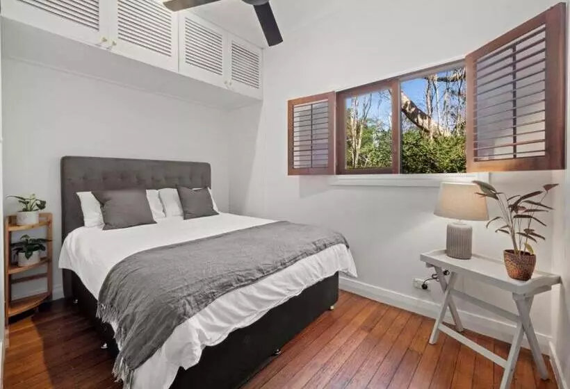 Mavis's Cabins @ Mt Warning