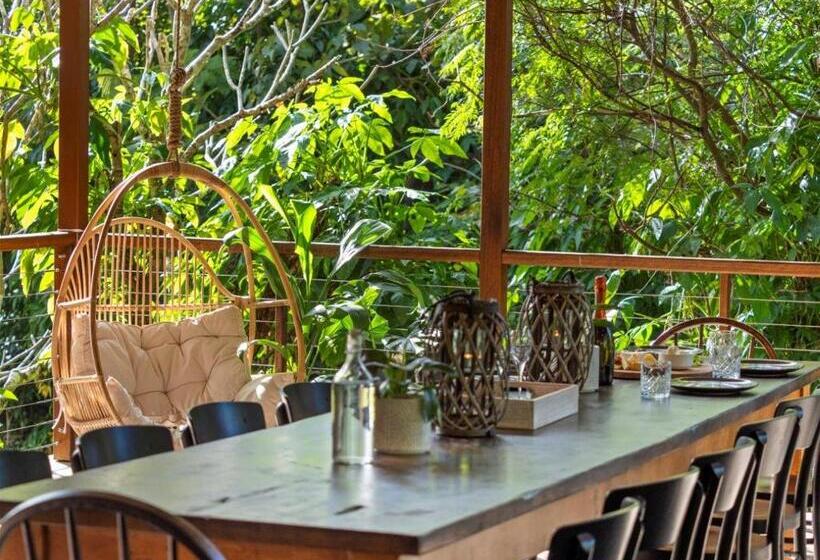 Mavis's Cabins @ Mt Warning