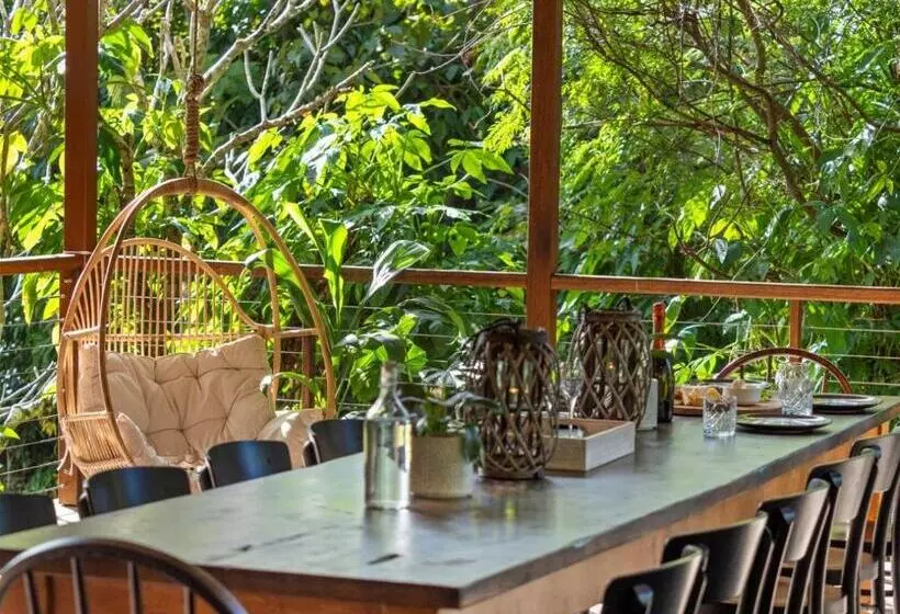 Mavis's Cabins @ Mt Warning