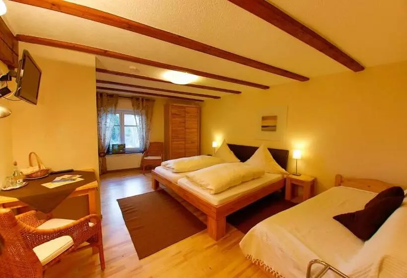 Majatalo Gasthof Zum Goldenen Kreuz