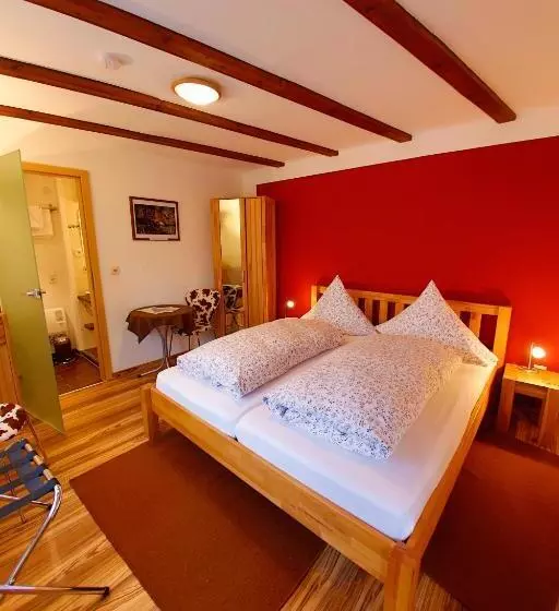 Majatalo Gasthof Zum Goldenen Kreuz