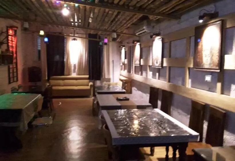 ペンション Mudra Midtown Suites & Rooms