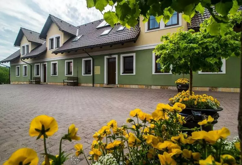 Majatalo Penzion Helga