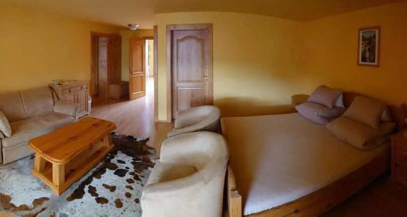 Majatalo Penzion Lucs