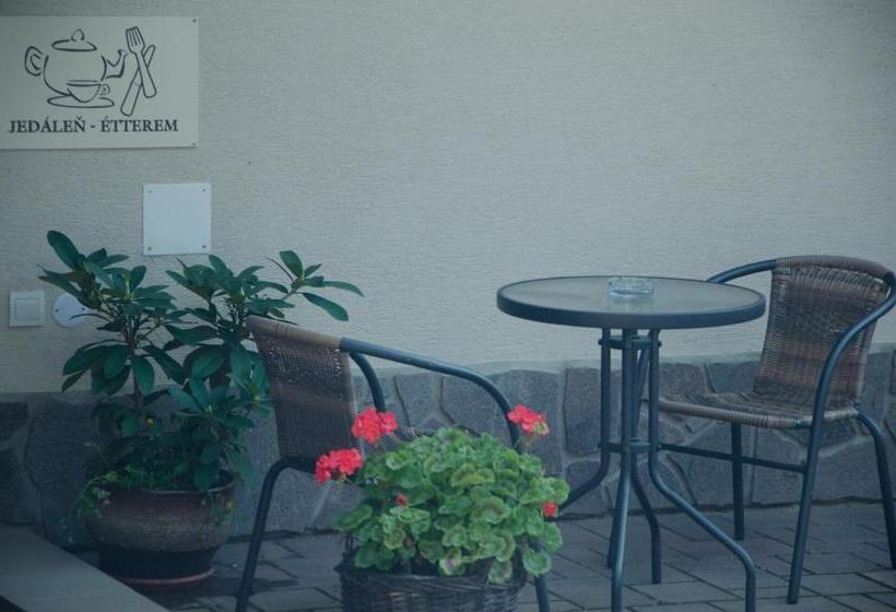 Penzión Skalná Ruža Kövirózsa Panzió