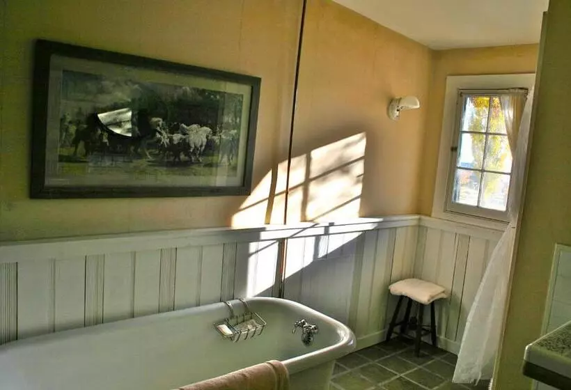 ユースホステル Old Pioneer Garden Country Inn