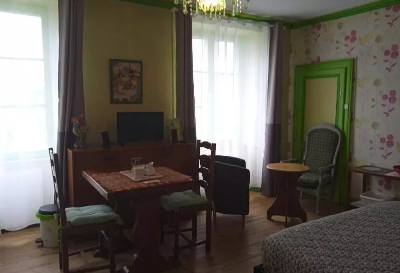 Aamiaismajoitus (B&B) Chambres D'hôtes Les Clématites En Cotentin