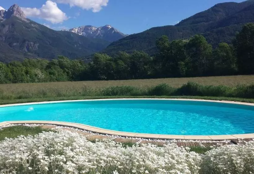 تختخواب و صبحانه L Escale En Ubaye