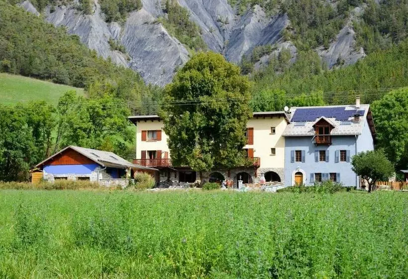 تختخواب و صبحانه L Escale En Ubaye