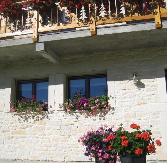 Bed and Breakfast La Tour Du Coq Doré