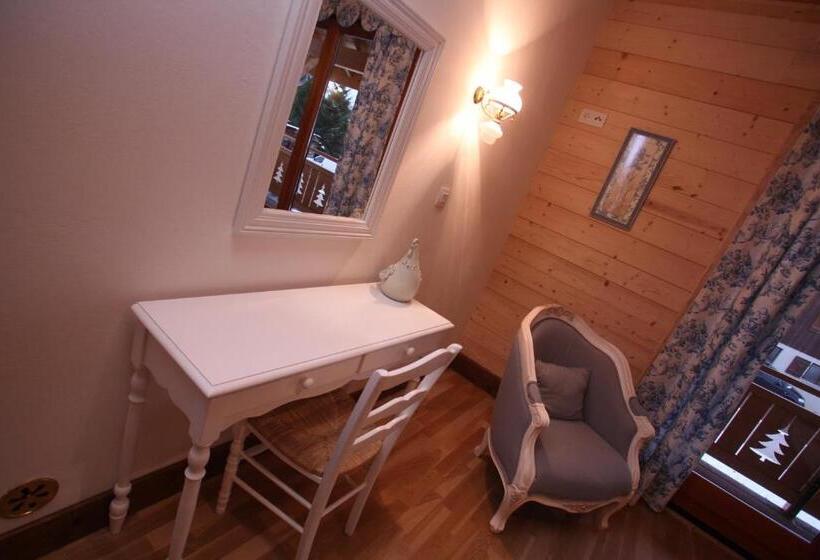 Bed and Breakfast La Tour Du Coq Doré