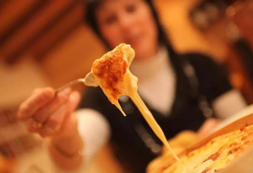 Aamiaismajoitus (B&B) La Tour Du Coq Doré