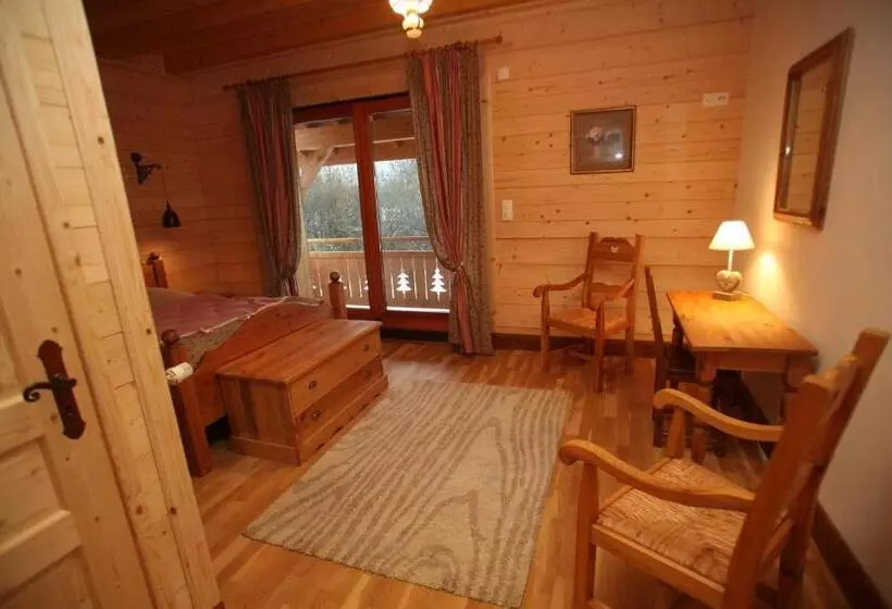 Aamiaismajoitus (B&B) La Tour Du Coq Doré