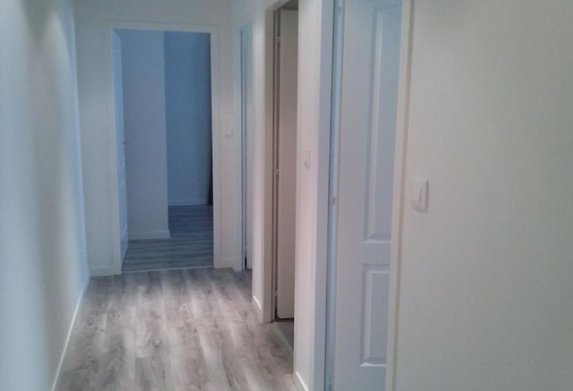 ホテル Logis Hôtel Restaurant Du Canard