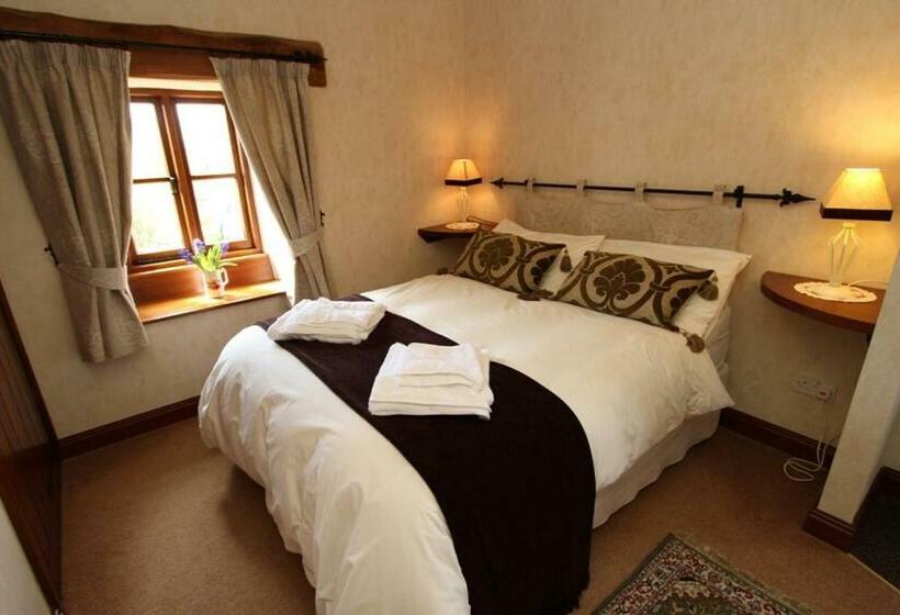 Hotell Ystumgwern Luxury Barn Conversions