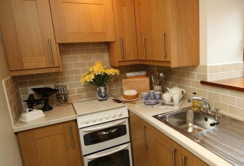 Hotell Ystumgwern Luxury Barn Conversions