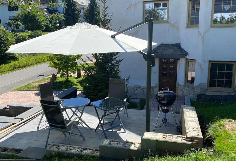 Пансион Gästehaus Lara