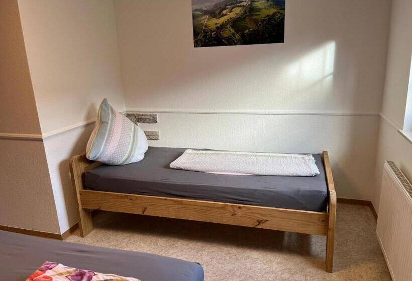 Пансион Gästehaus Lara