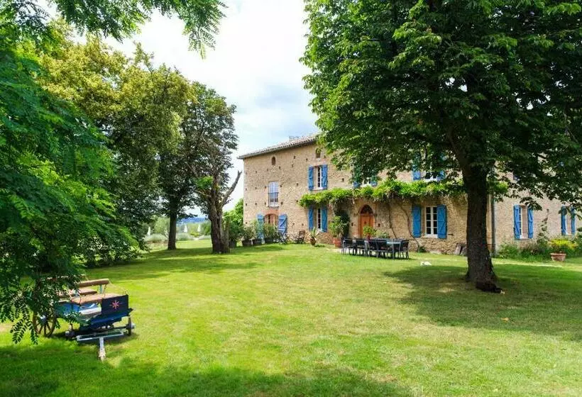 Aamiaismajoitus (B&B) Au Mas Des Calmettes