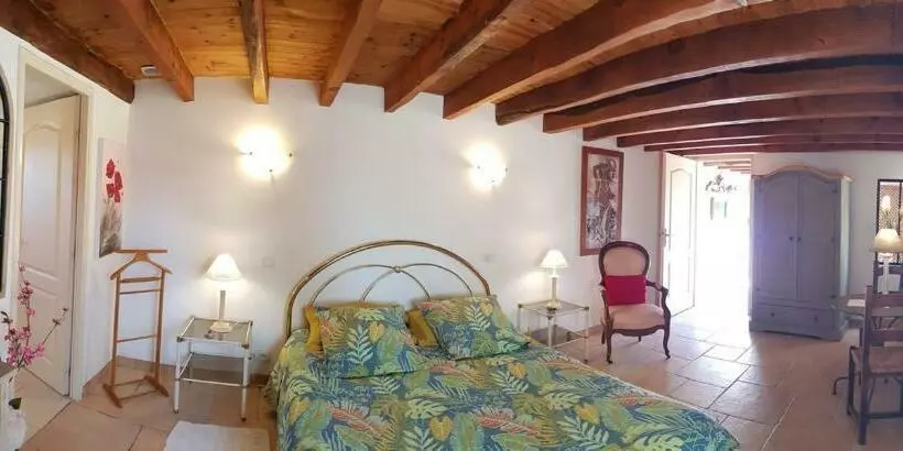 ベッドアンドブレックファースト Chambres D'hotes Carpediem