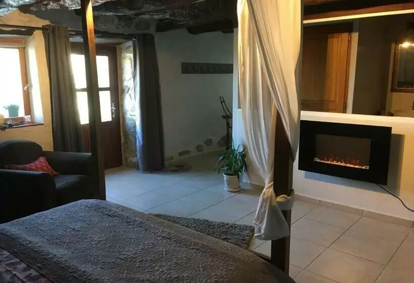 Aamiaismajoitus (B&B) Ferme De Simondon