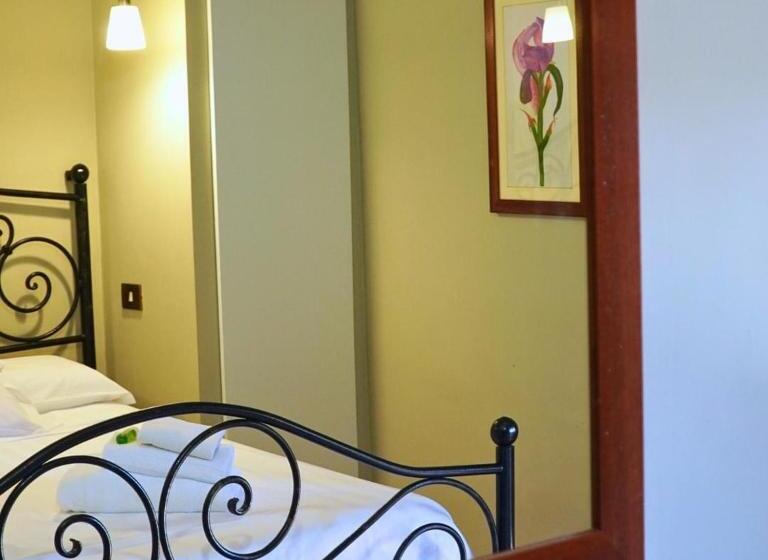 호텔 Al Piccolo Borgo Locanda Con Alloggio