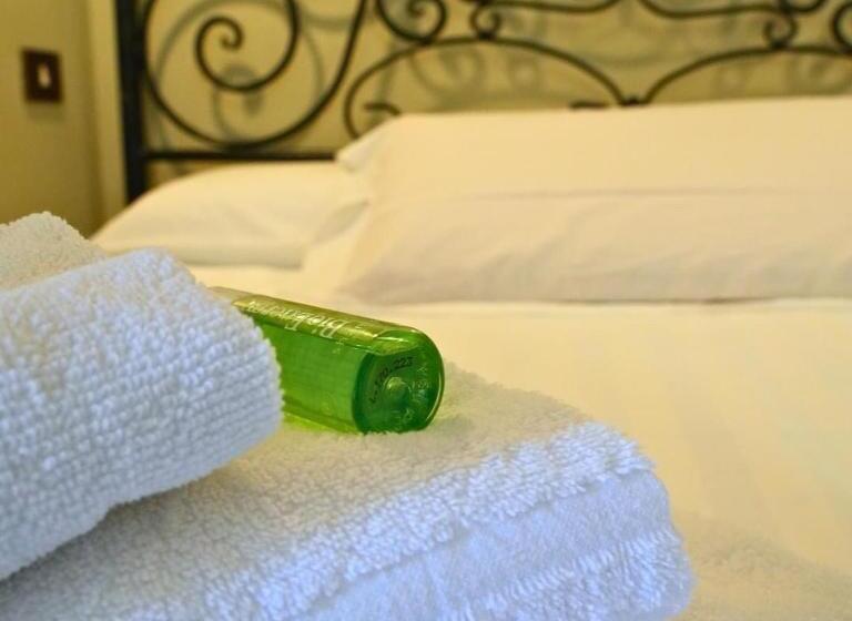 호텔 Al Piccolo Borgo Locanda Con Alloggio