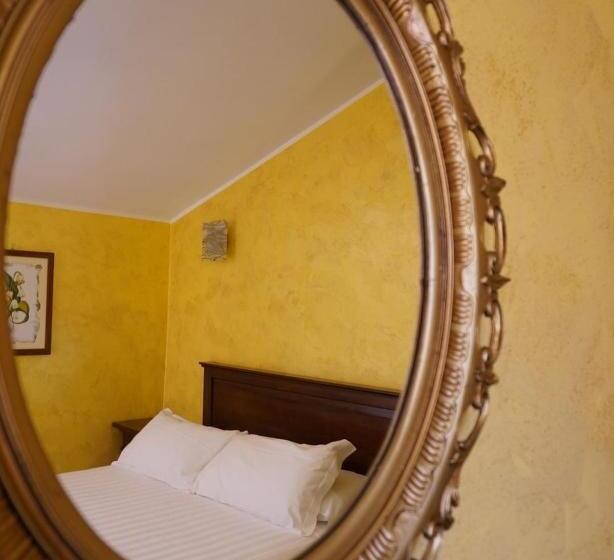 호텔 Al Piccolo Borgo Locanda Con Alloggio