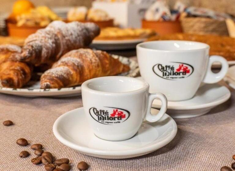 호텔 Al Piccolo Borgo Locanda Con Alloggio