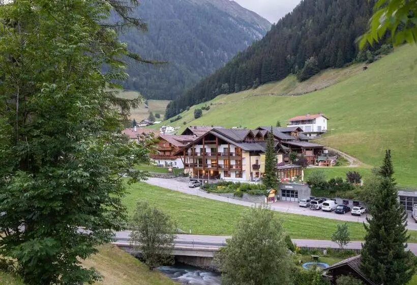 Hotelli Alpenfrieden