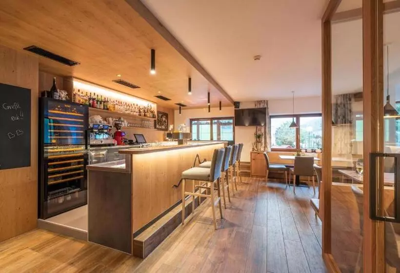 Hotelli Alpenfrieden