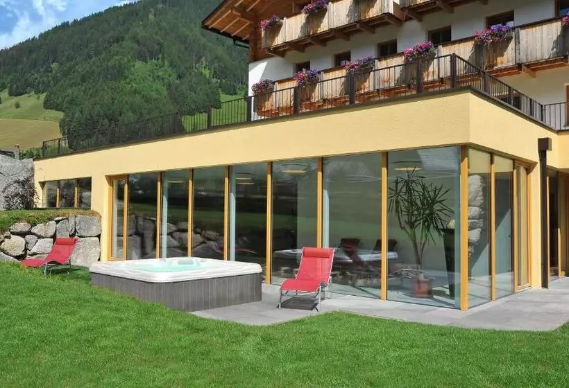 Hotelli Alpenfrieden