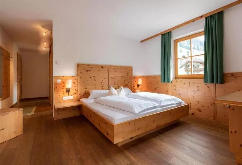 Hotelli Alpenfrieden