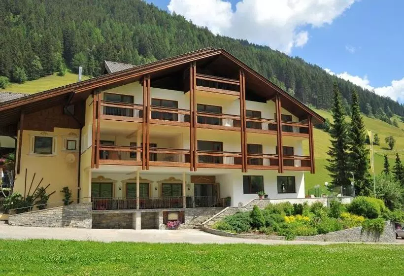 Hotelli Alpenfrieden