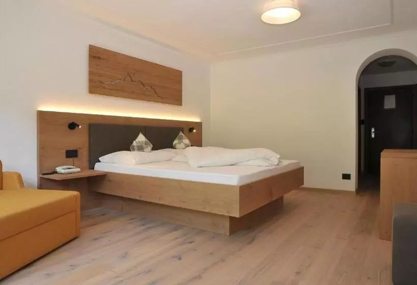 Hotelli Alpenfrieden