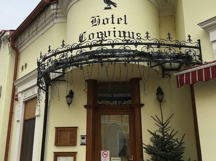 Отель Corvinus