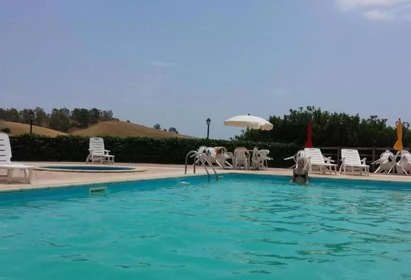 ホテル Eco Bio Agriturismo Santacinnara