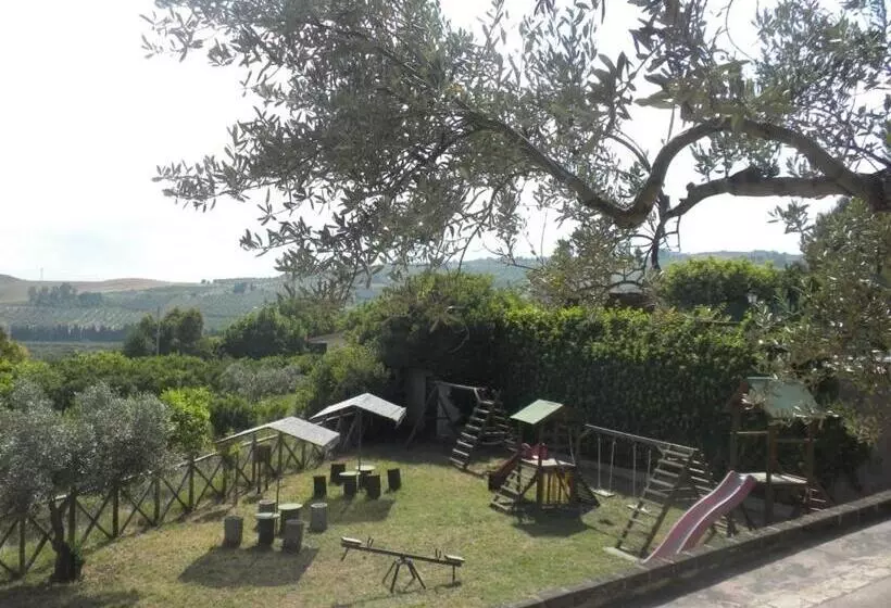 ホテル Eco Bio Agriturismo Santacinnara