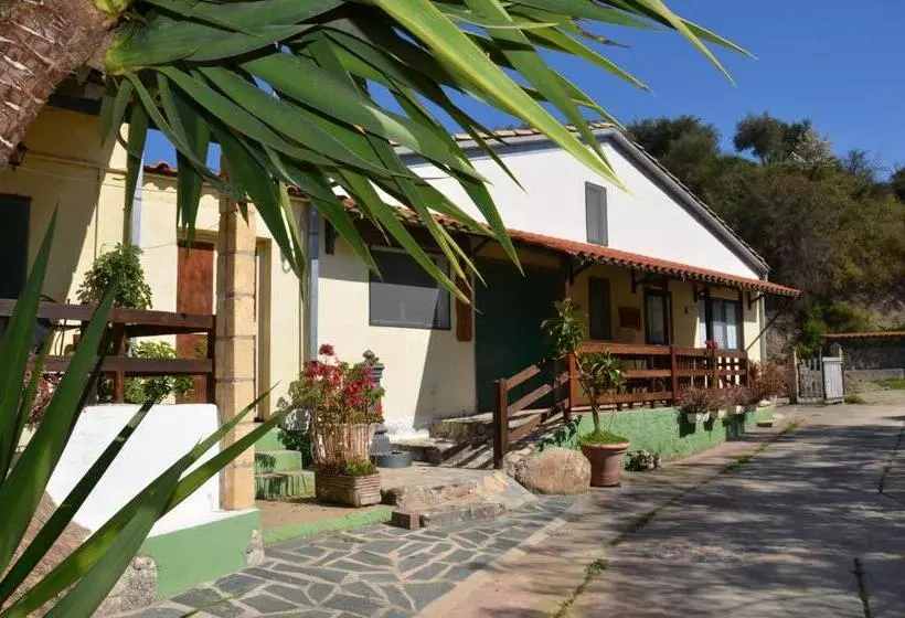 ホテル Eco Bio Agriturismo Santacinnara