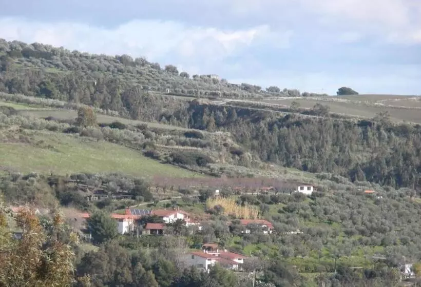 ホテル Eco Bio Agriturismo Santacinnara