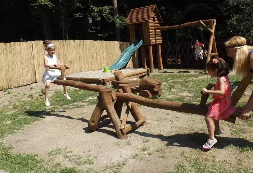 Hotelli Ezüstfenyő