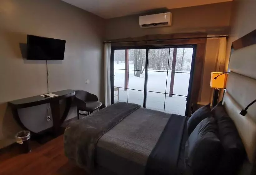 Hotelli Stoco Lake Lodge