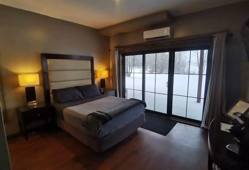 Hotelli Stoco Lake Lodge