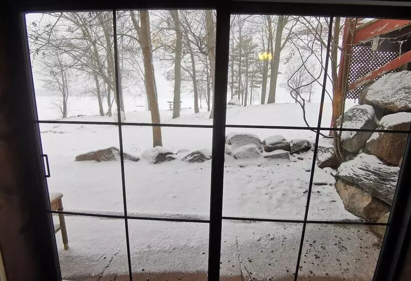 Hotelli Stoco Lake Lodge