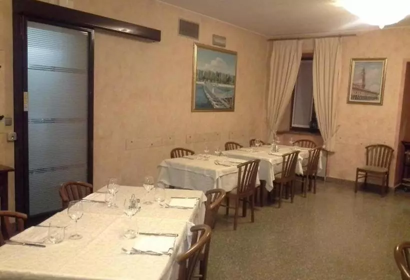 ホテル Ticino Ristorante Chierico