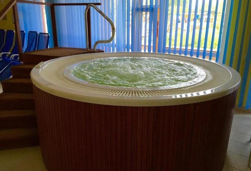 Пансион Akácliget Gyógy és Strandfürdő