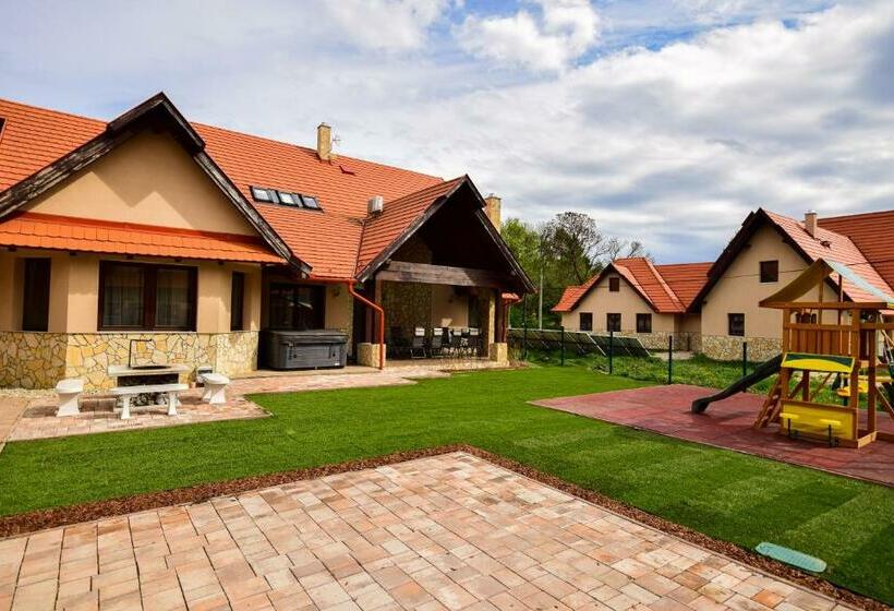 Пансион Bakonyi Mesekastély